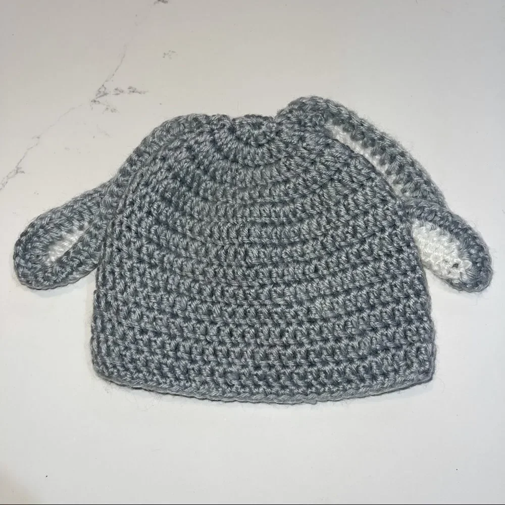 4/$25 - So ‘Dorable Grey &‎ White Crochet Bunny Hat